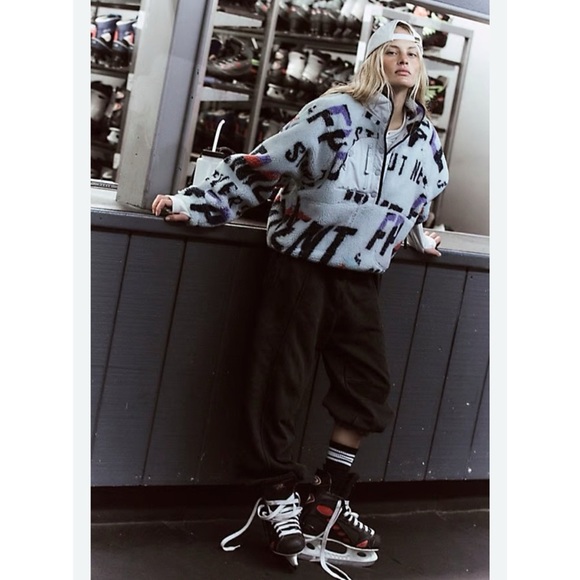 New Free People Hit The Slopes Printed Fleece Pullover Jacket Logo FP Movement - Picture 9 of 10